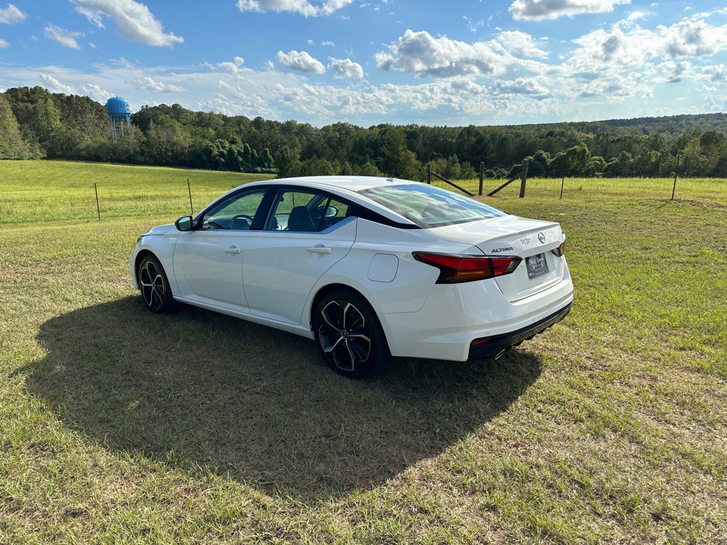 2024 Nissan Altima Image 3