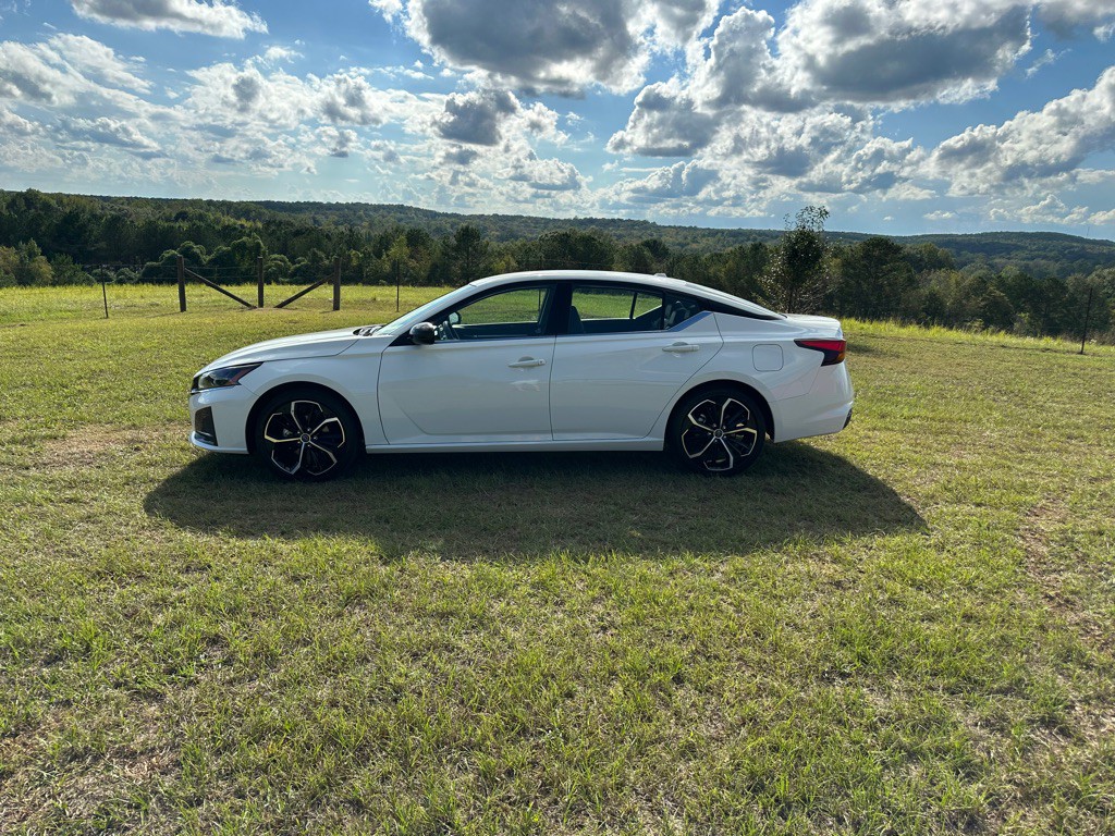 2024 Nissan Altima Image 7
