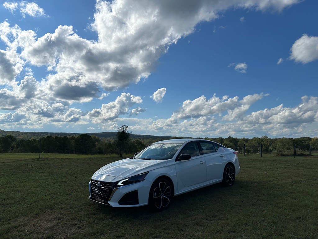 2024 Nissan Altima Image 8