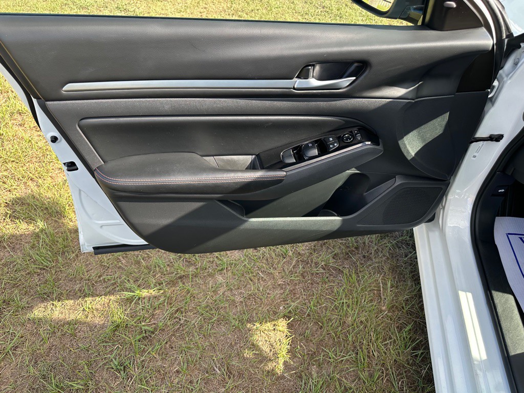 2024 Nissan Altima Image 11