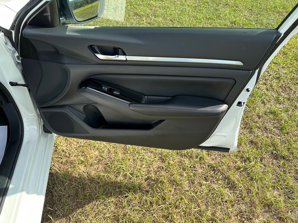 2024 Nissan Altima Image 15