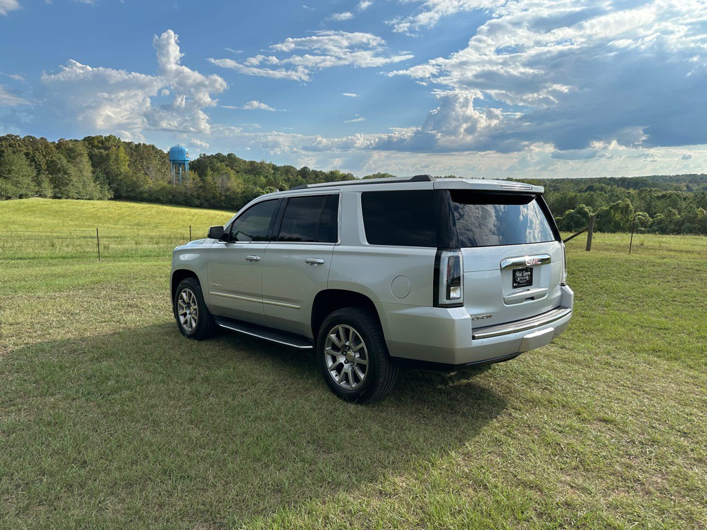 2017 GMC Yukon Image 3