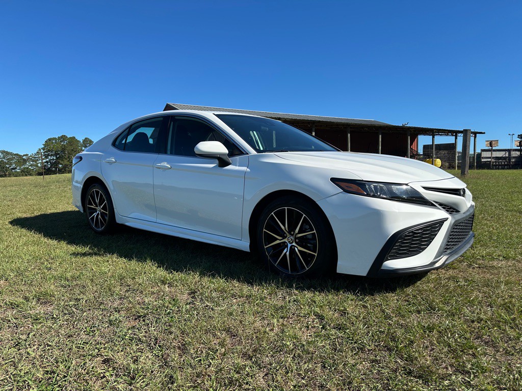 2021 Toyota Camry Image 2
