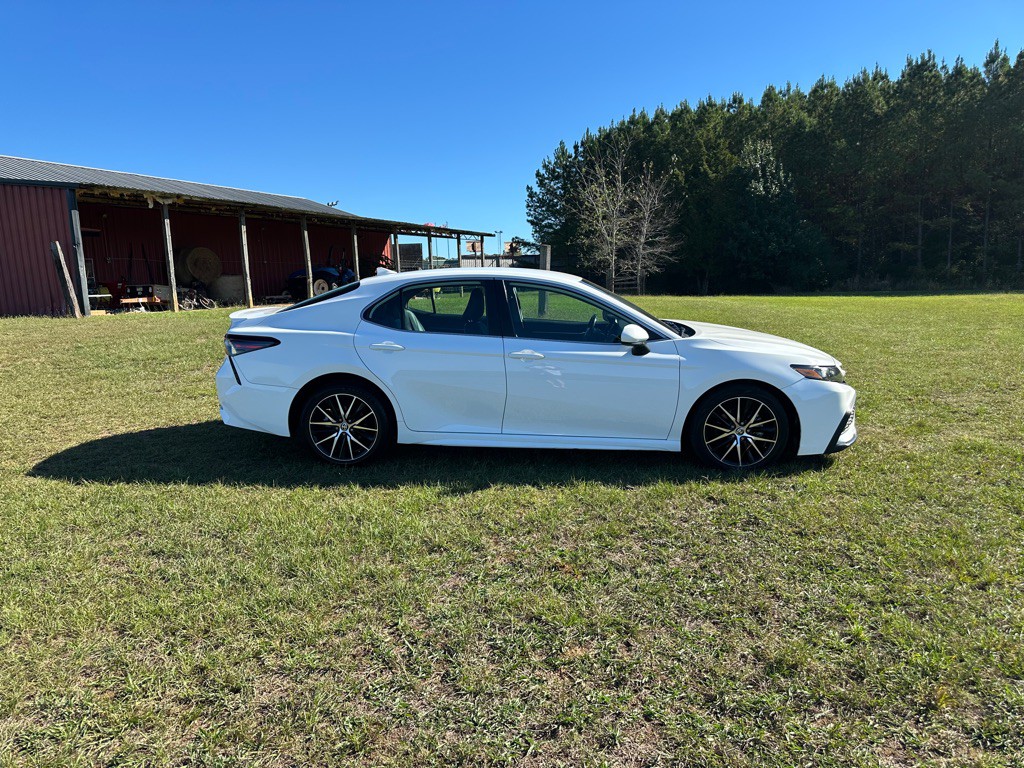 2021 Toyota Camry Image 9