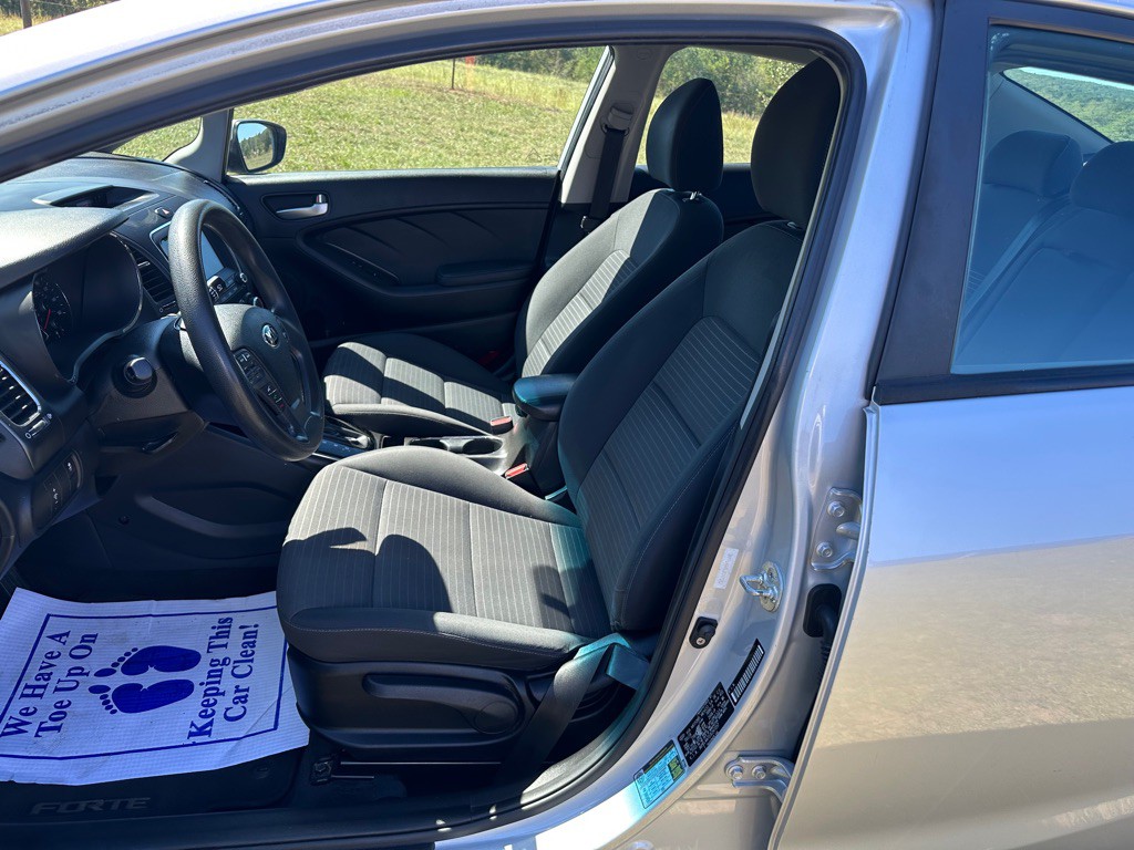 2018 Kia Forte Image 12