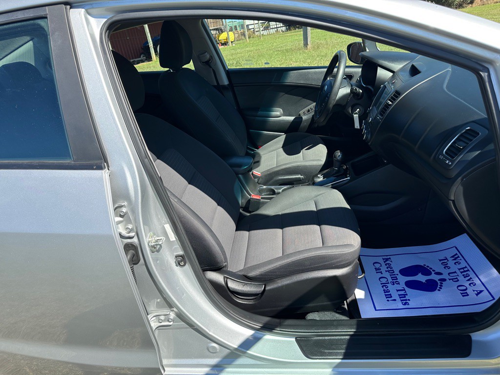 2018 Kia Forte Image 16