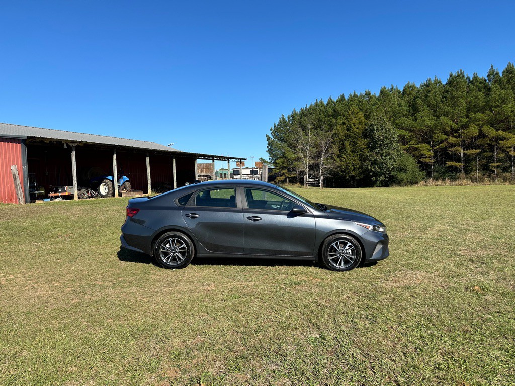 2023 Kia Forte Image 9