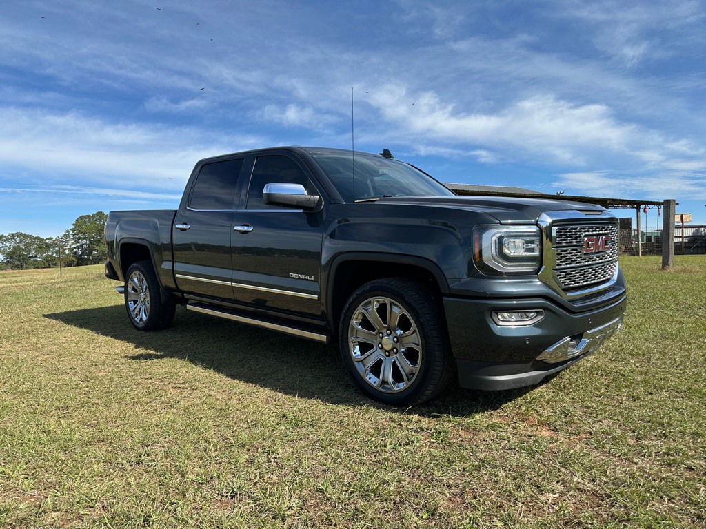 2018 GMC Sierra Image 2