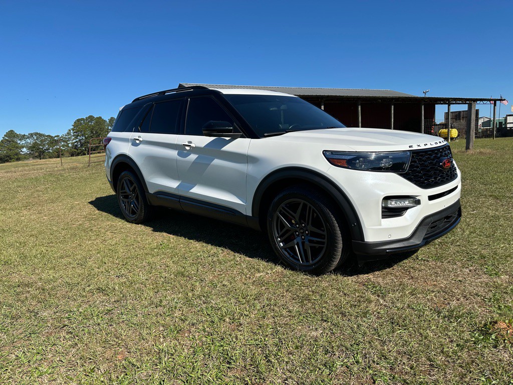2020 Ford Explorer Image 2