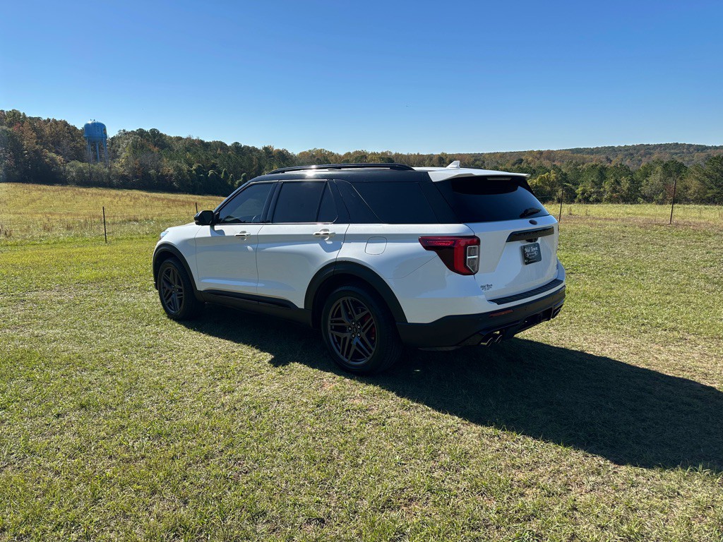2020 Ford Explorer Image 3