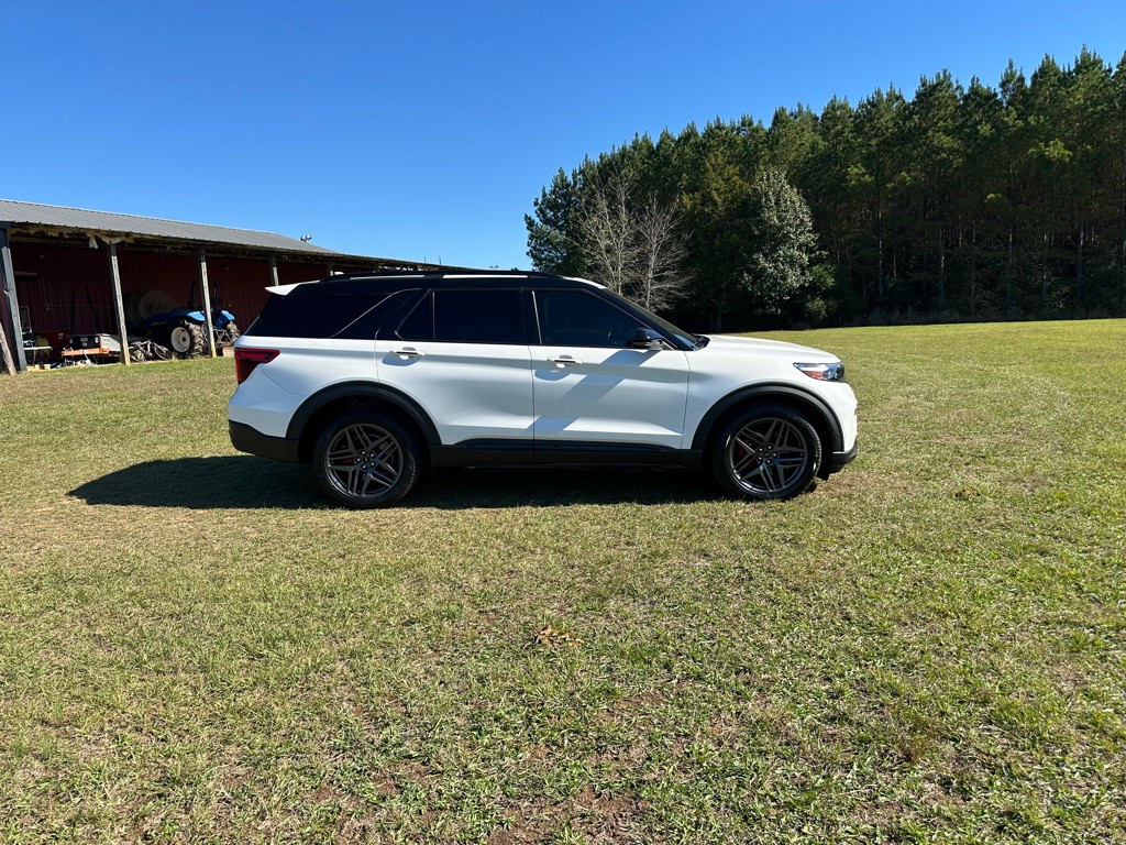 2020 Ford Explorer Image 9