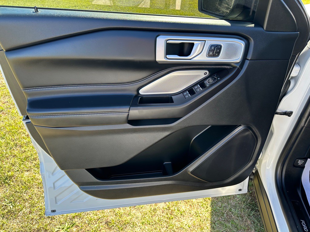 2020 Ford Explorer Image 11