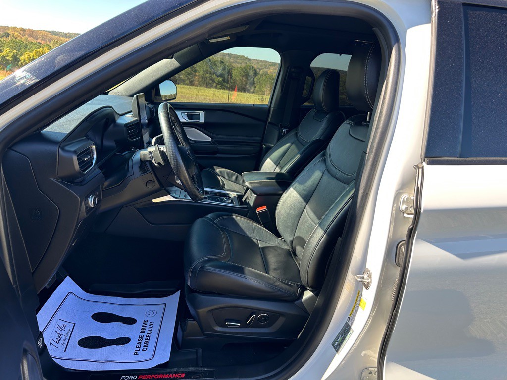 2020 Ford Explorer Image 12