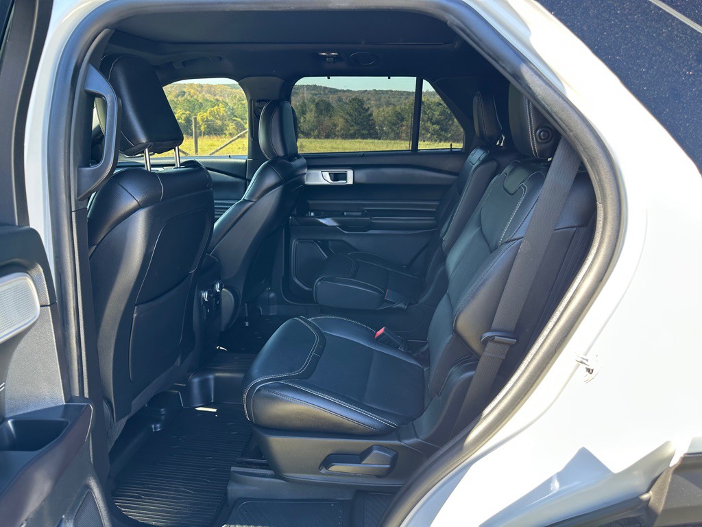 2020 Ford Explorer Image 13