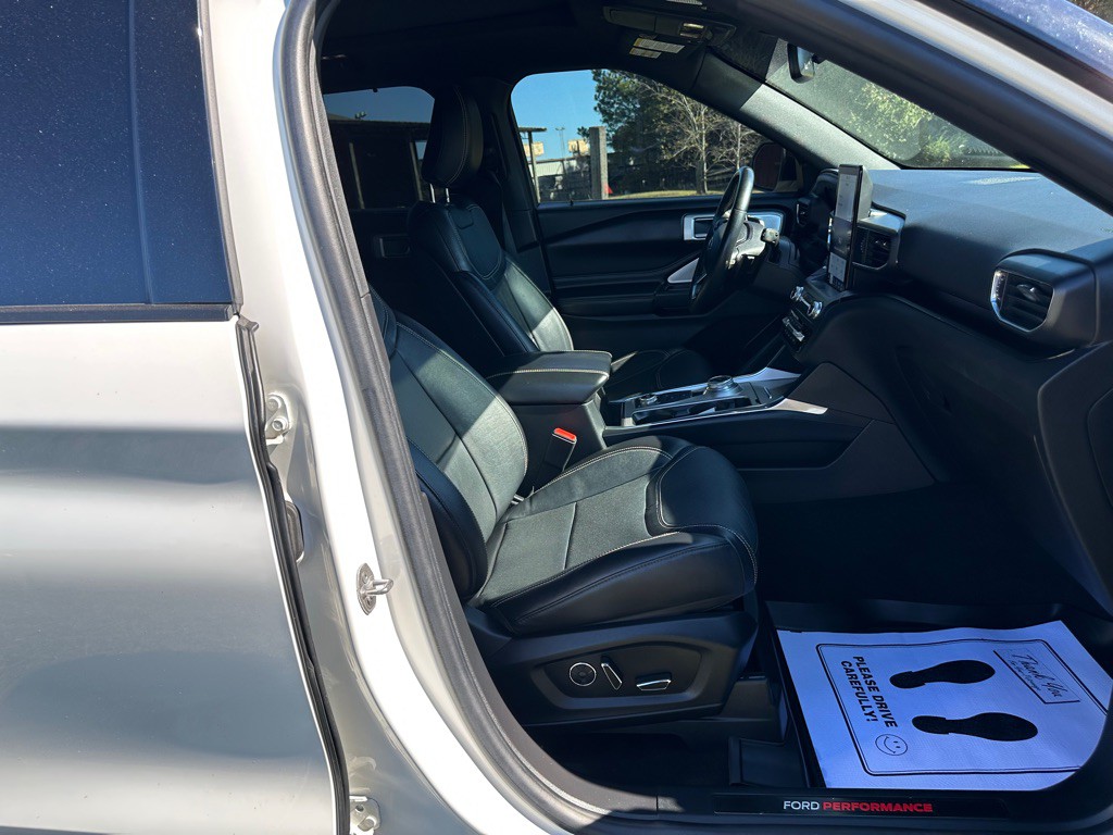 2020 Ford Explorer Image 20