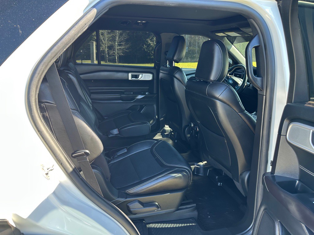 2020 Ford Explorer Image 21