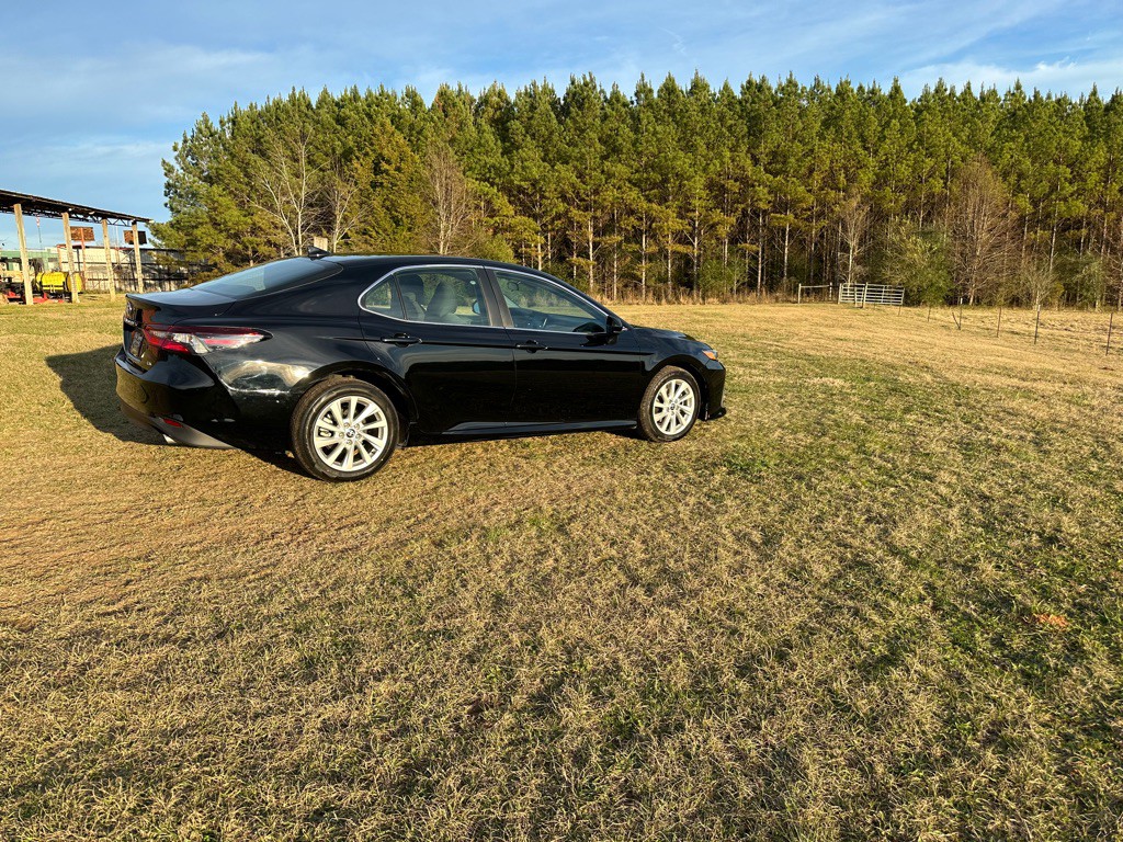 2023 Toyota Camry Image 9