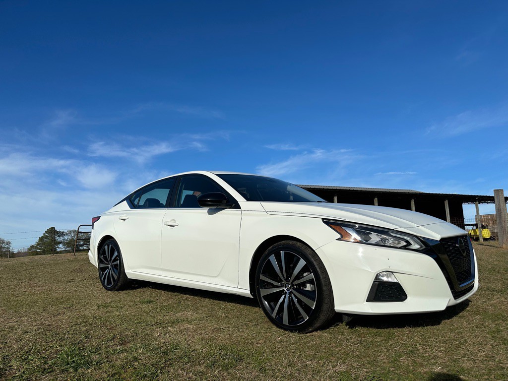 2021 Nissan Altima Image 2