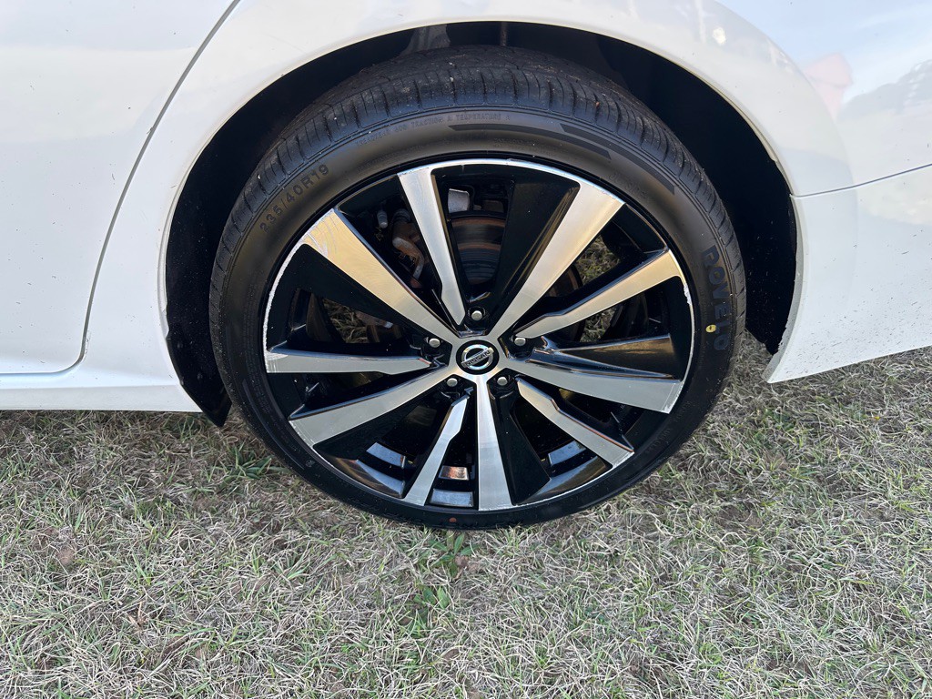 2021 Nissan Altima Image 10