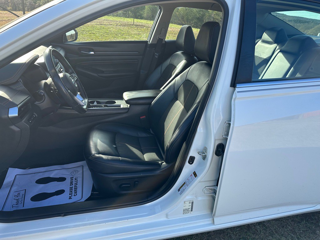 2021 Nissan Altima Image 12