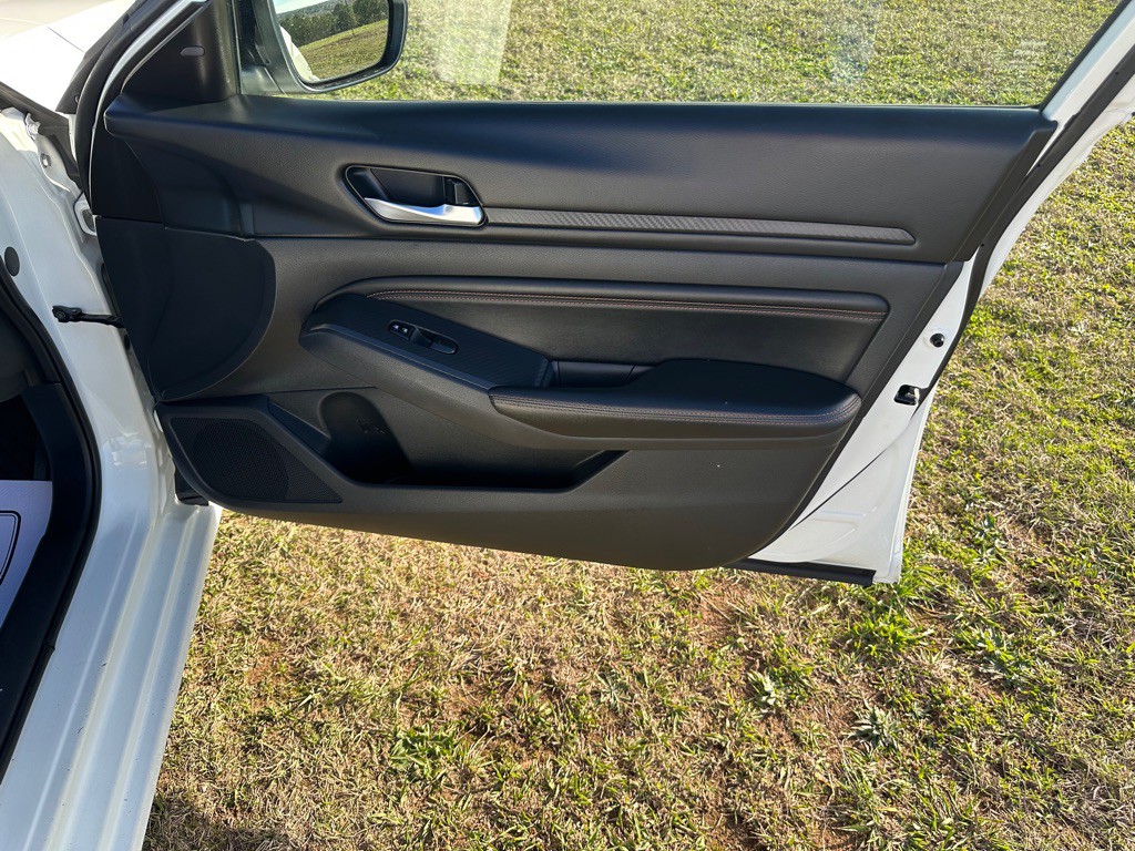 2021 Nissan Altima Image 15