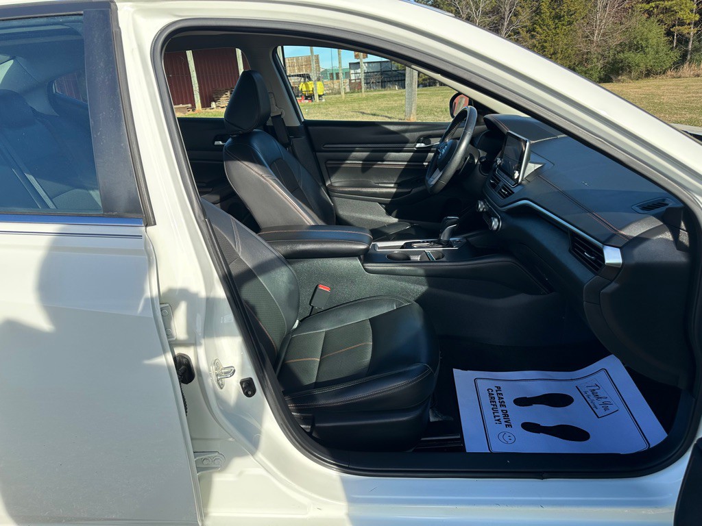 2021 Nissan Altima Image 16