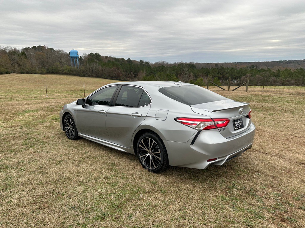 2020 Toyota Camry Image 3