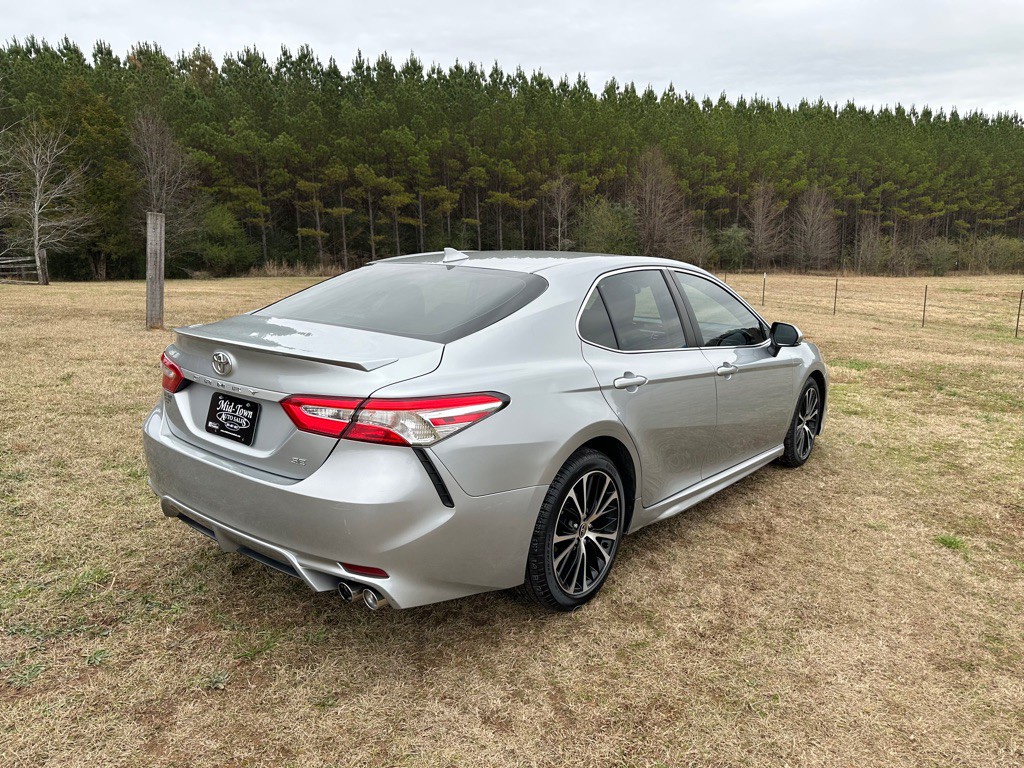 2020 Toyota Camry Image 4