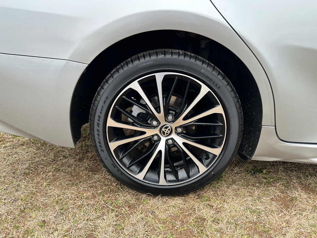 2020 Toyota Camry Image 10