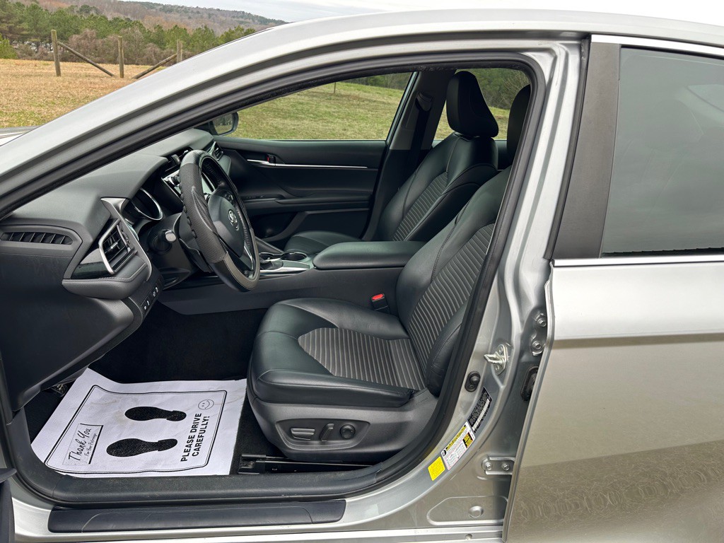 2020 Toyota Camry Image 12