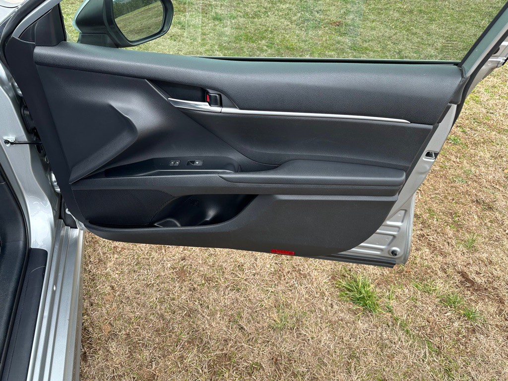 2020 Toyota Camry Image 17