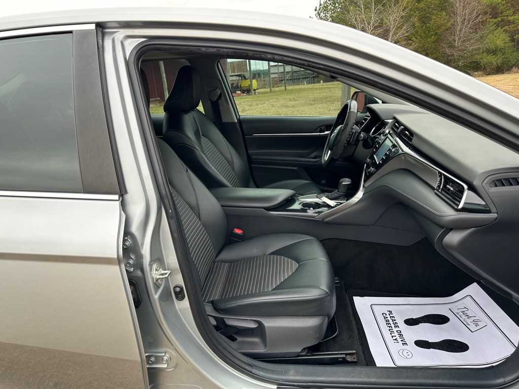 2020 Toyota Camry Image 18