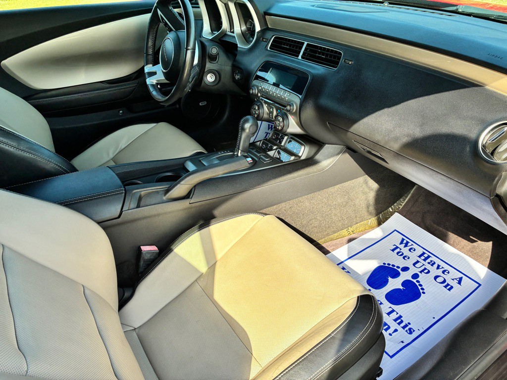 2011 Chevrolet Camaro Image 22