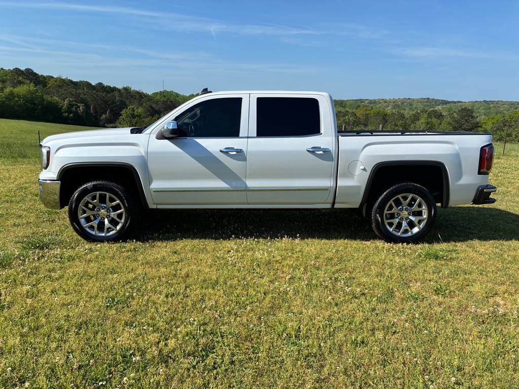 2017 GMC Sierra Image 1