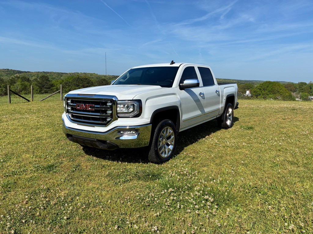 2017 GMC Sierra Image 2