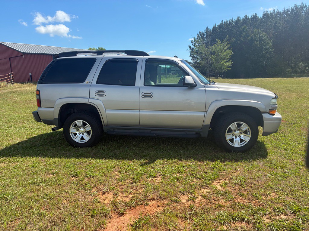 2004 Chevrolet Tahoe Image 3