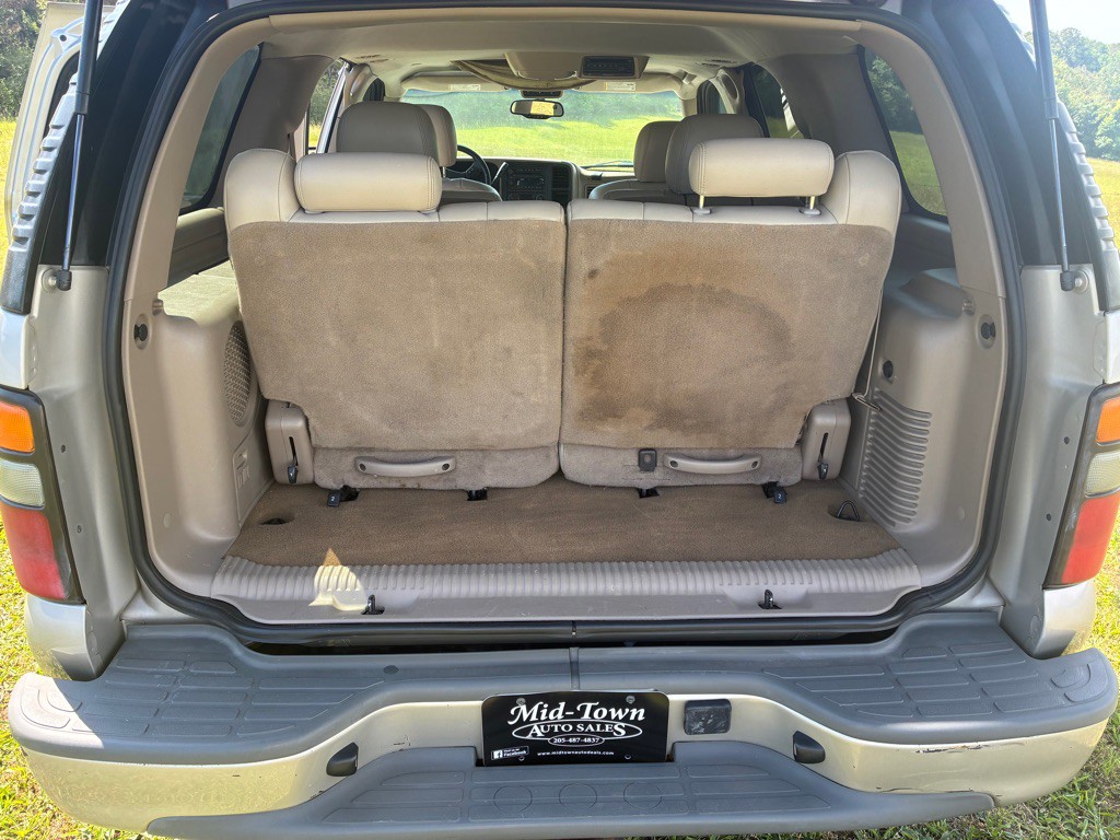 2004 Chevrolet Tahoe Image 8