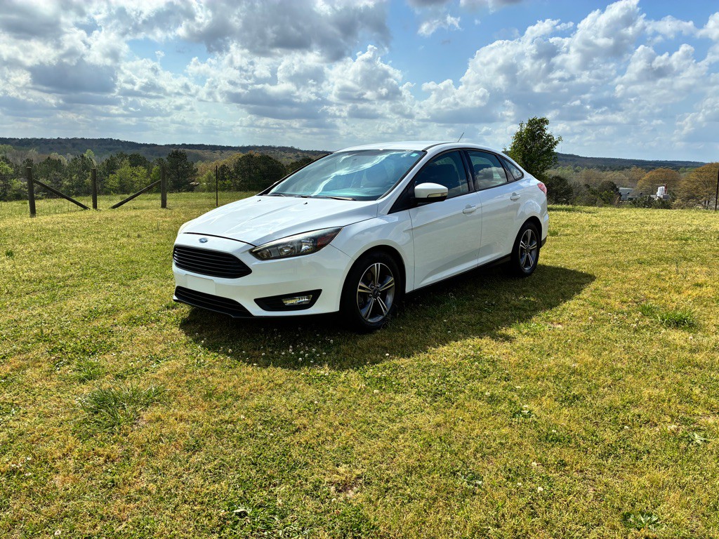 2017 Ford Focus Image 1