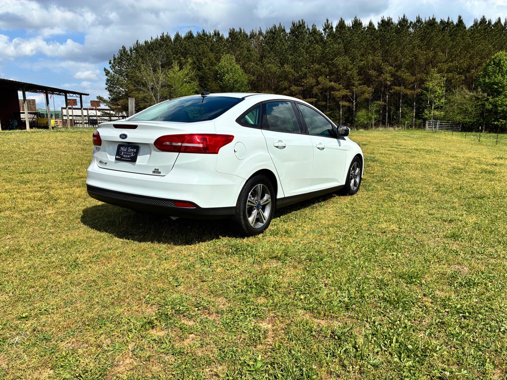 2017 Ford Focus Image 4