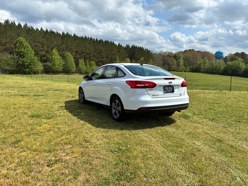 2017 Ford Focus Image 5