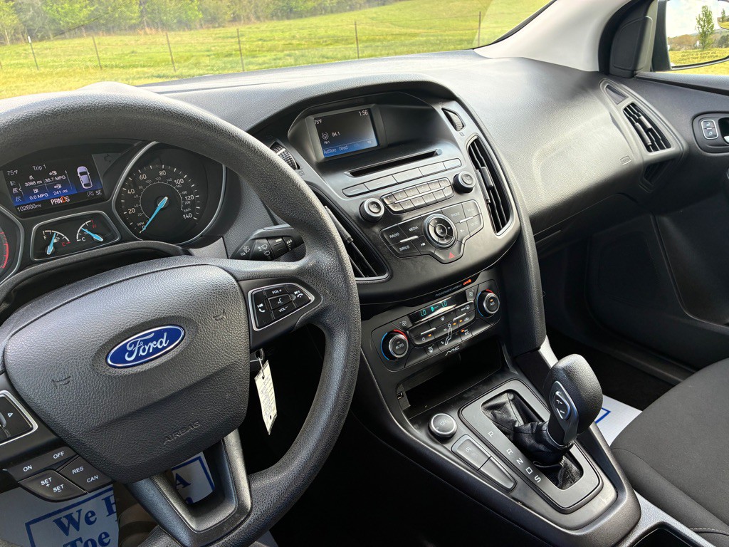 2017 Ford Focus Image 10