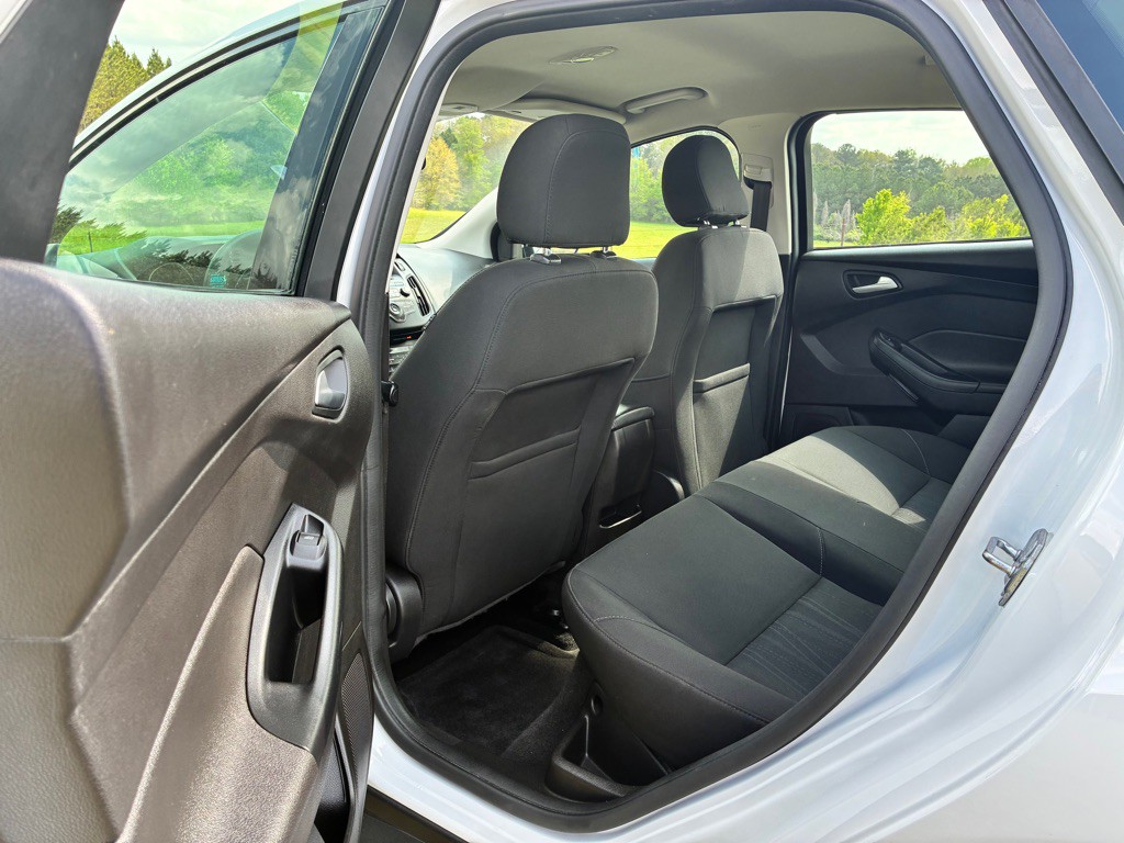 2017 Ford Focus Image 11