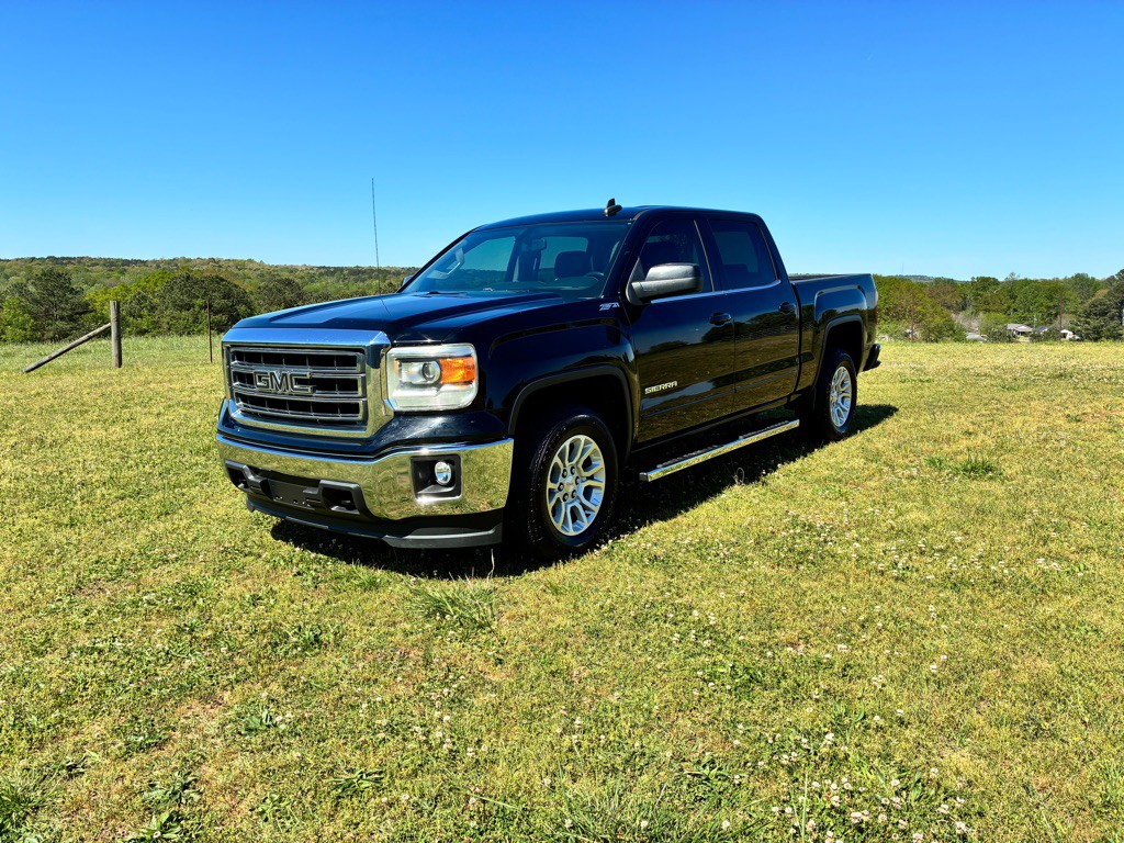 2015 GMC Sierra Image 2