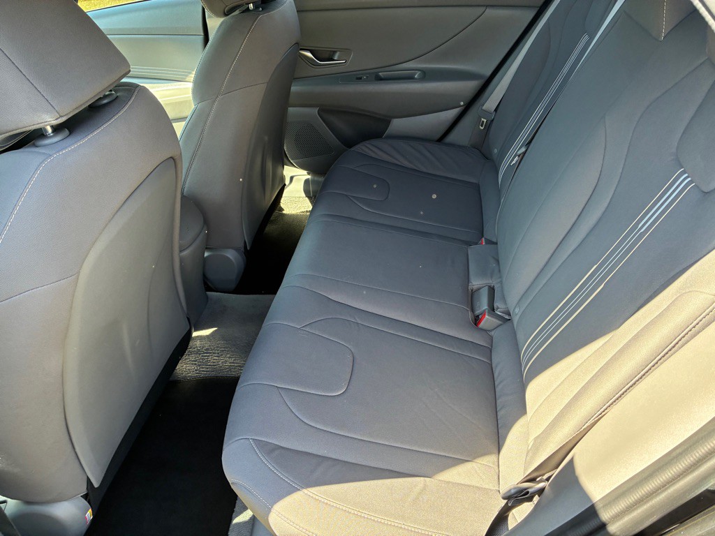 2023 Hyundai Elantra Image 6