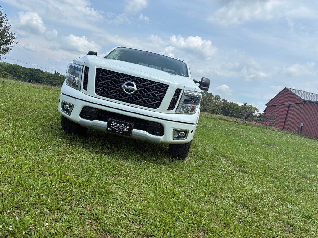 2018 Nissan Titan Image 4