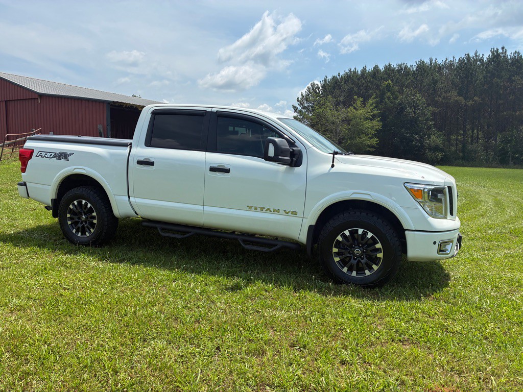 2018 Nissan Titan Image 5