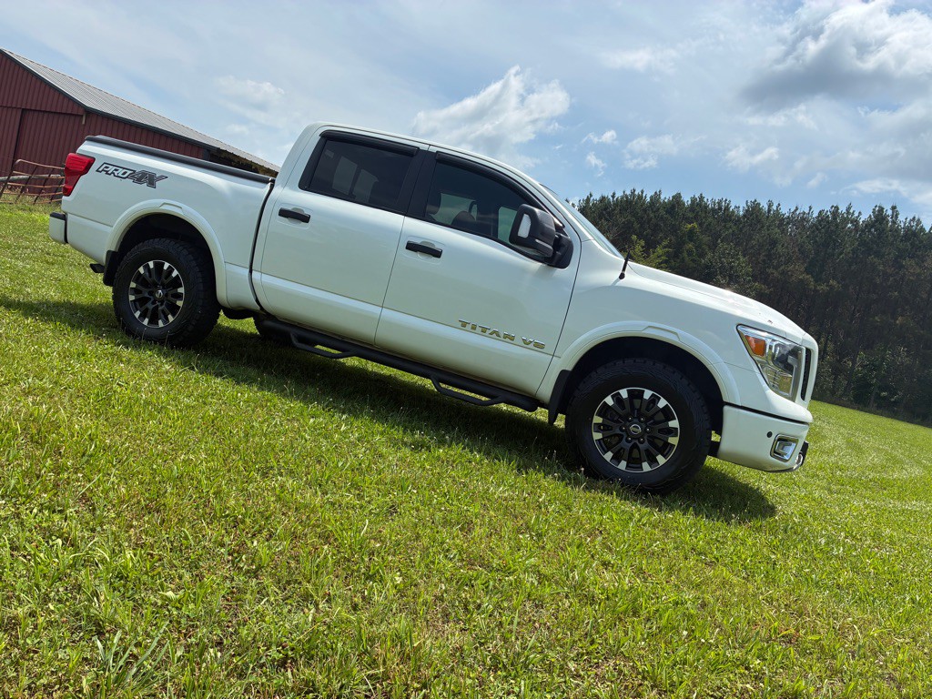 2018 Nissan Titan Image 6