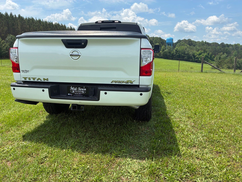 2018 Nissan Titan Image 9