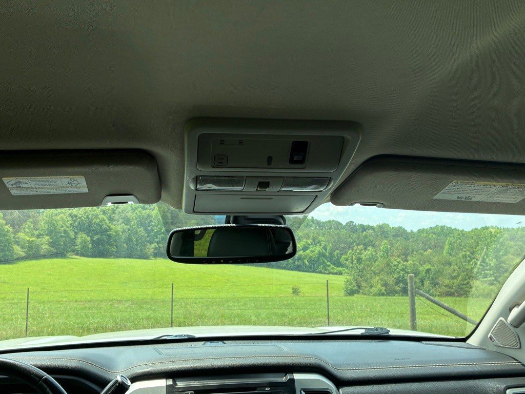 2018 Nissan Titan Image 16