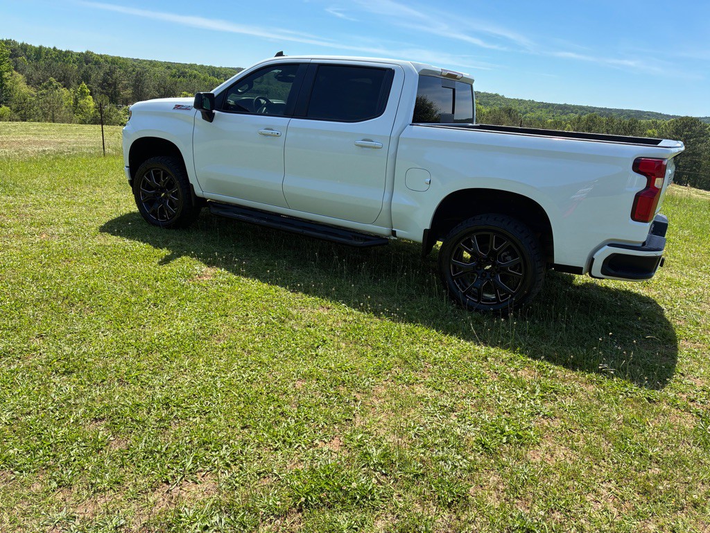 2020 Chevrolet Silverado 1500 Image 2